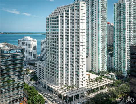 801 brickell ave miami fl 33131|Iba pa.